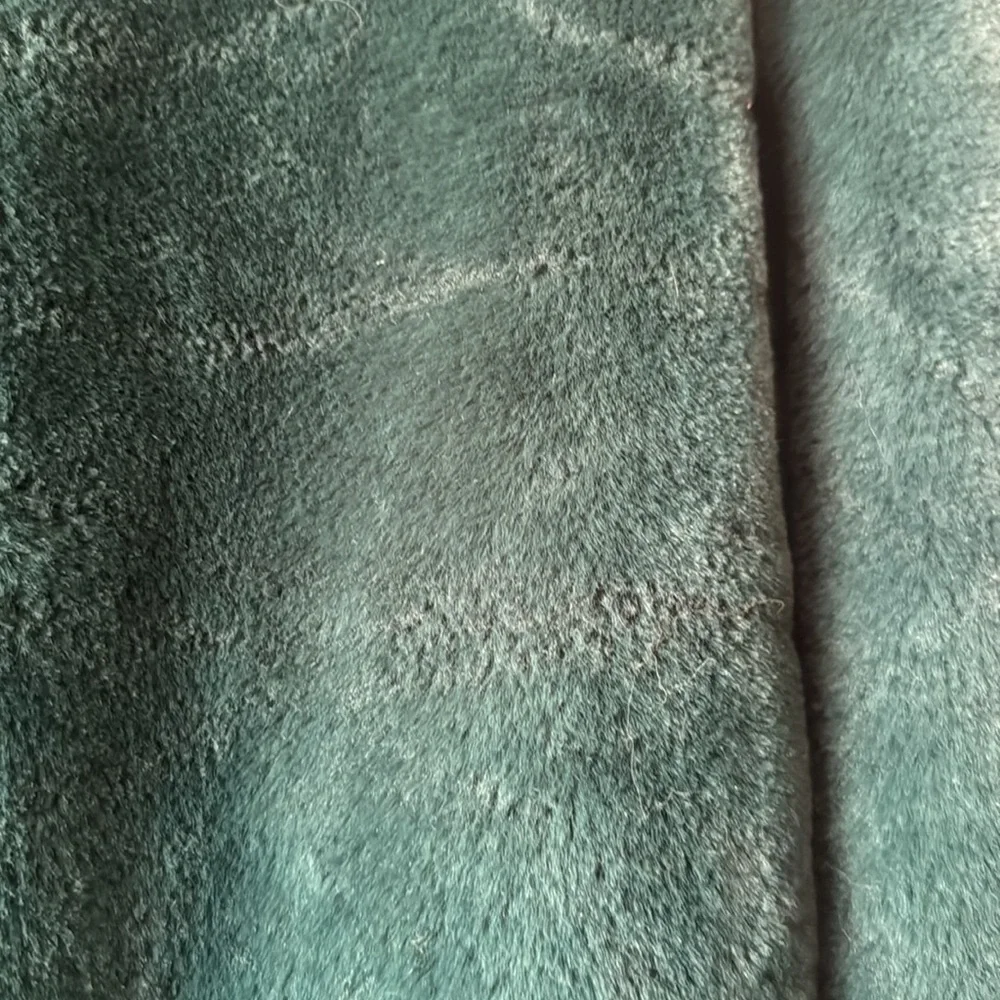 NEVER WORN FUR JACKET FOR WOMEN - Picture 2 of 5